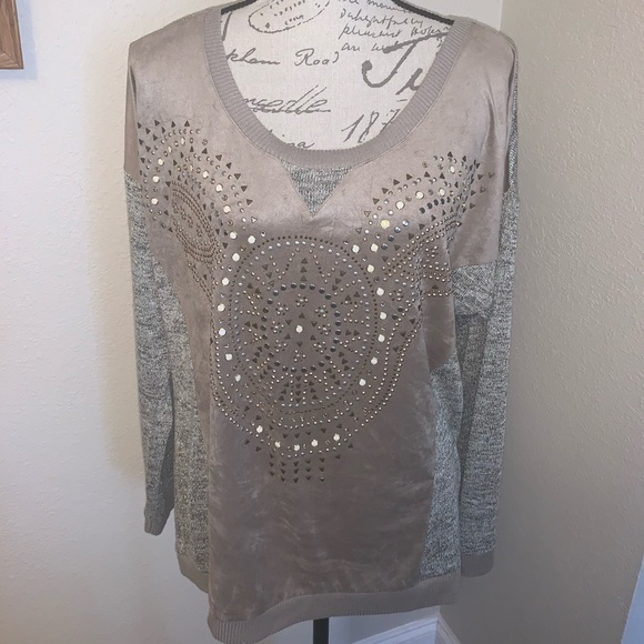 B.L.U.E. Sweater - Picture 2 of 7